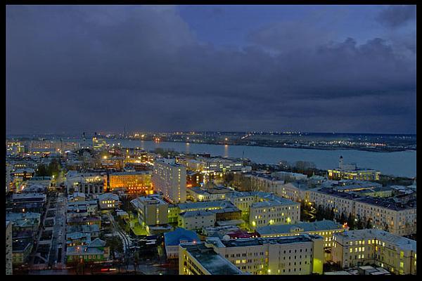 Город ночью. Фото Андрея Ларина с сайта panoramio.com